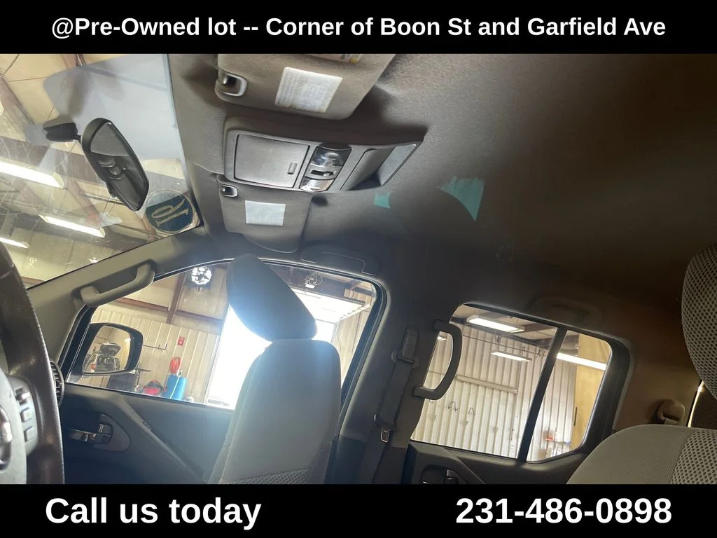 Used 2016 Brown Nissan SV image 13