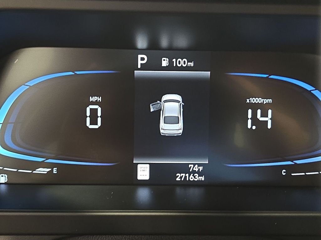 2025 Hyundai Elantra SEL - Photo 17