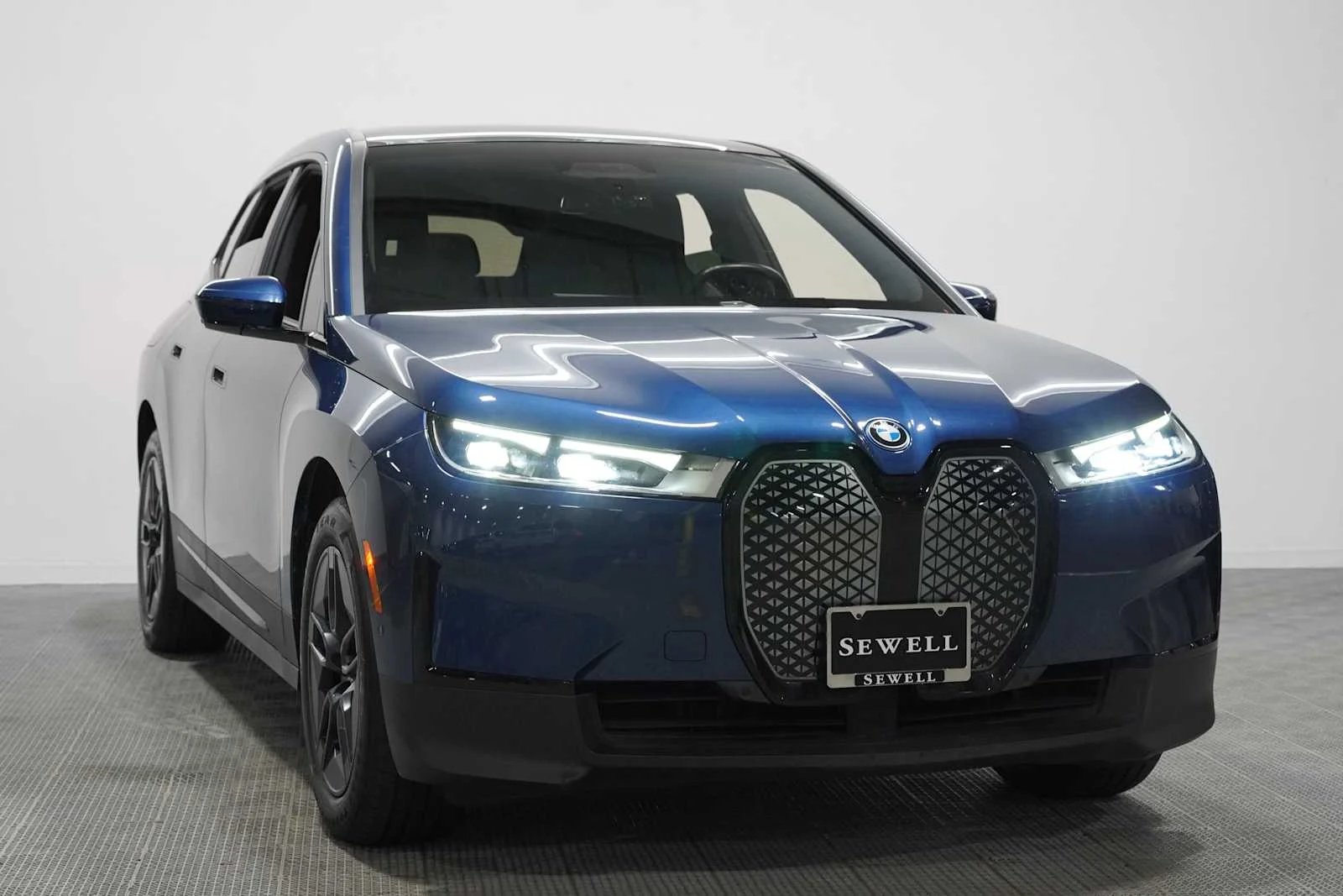 Certified Used 2024 Phytonic Blue Metallic BMW xDrive50 image 3