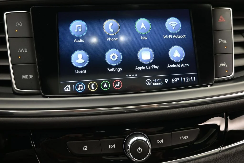 Used 2022 Black Buick Avenir image 20