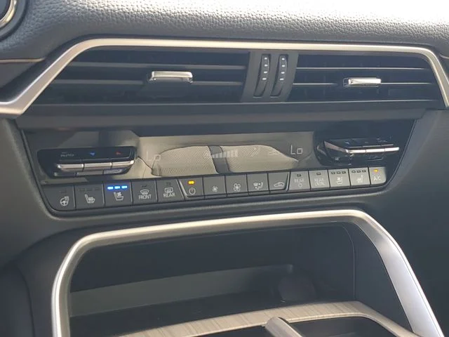2026 Mazda CX-90 Premium Package - Photo 9