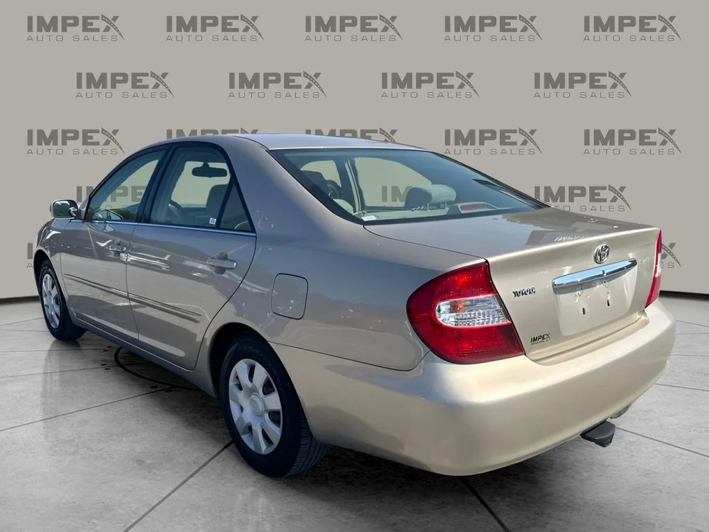 Used 2003 Beige Toyota LE image 3