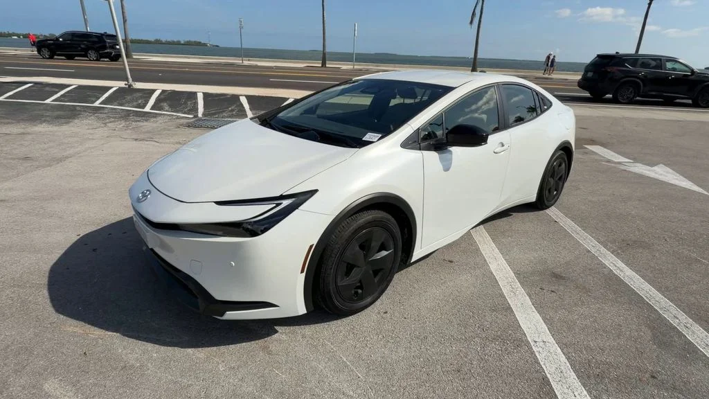 Used 2026 Beige Toyota LE image 4