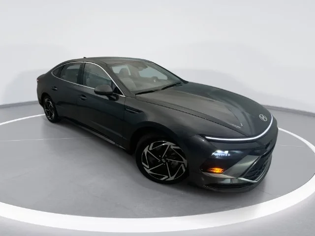 Used 2026 Gray Hyundai SEL Sport image 1