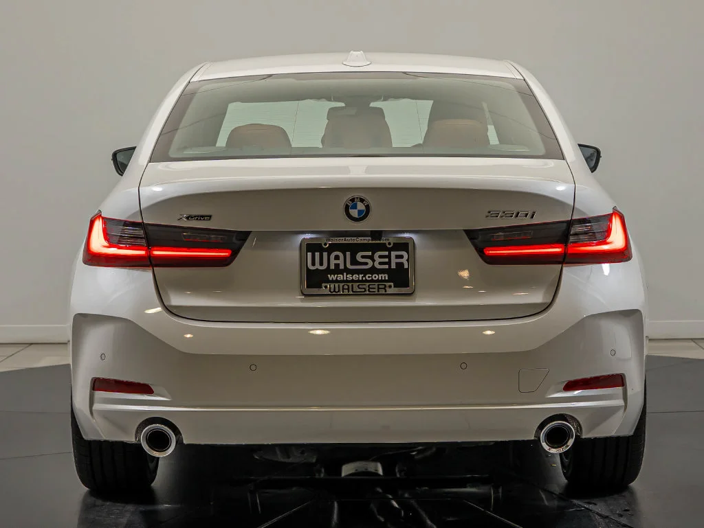 New 2026 Mineral White Metallic BMW 330i xDrive image 7