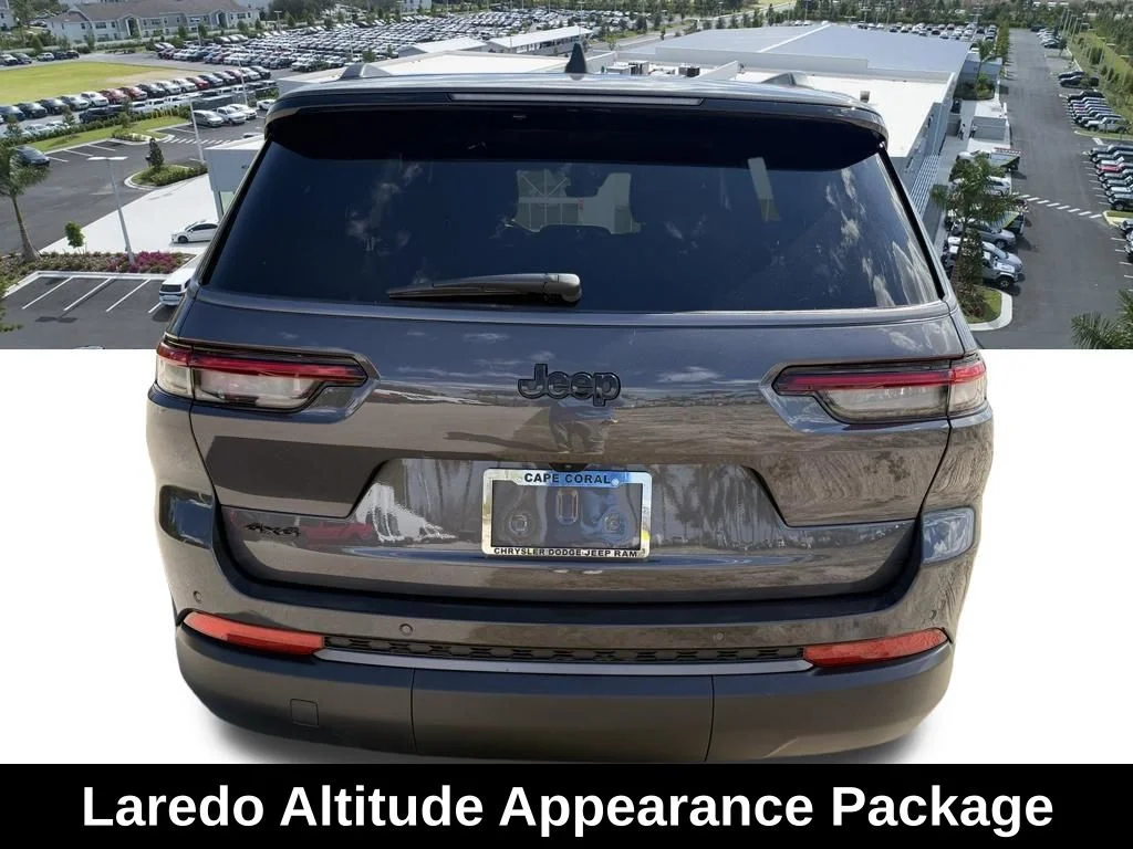 New 2026 Baltic Gray Metallic Clear-Coat Exterior Paint Jeep Laredo Altitude image 5