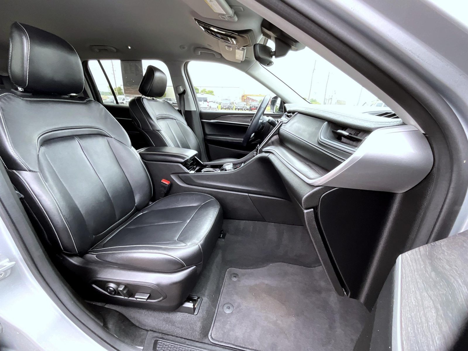 Used 2021 Silver Jeep Limited image 16