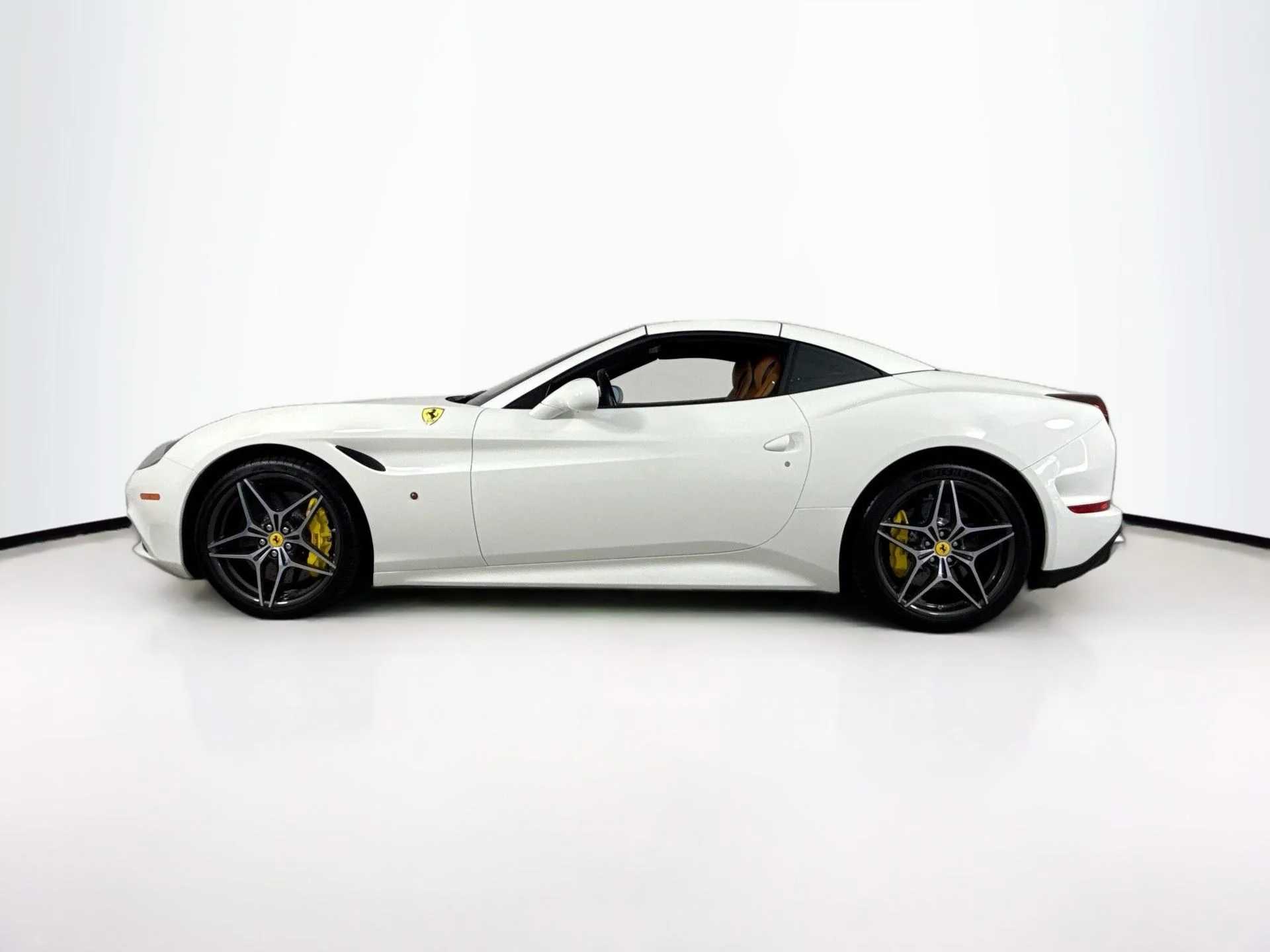 Certified Used 2017 Bianco Avus Ferrari T image 4