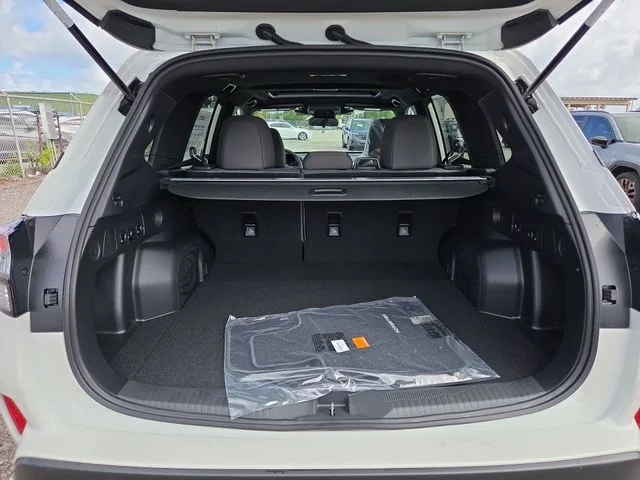 New 2026 CRYSTAL WHITE PEARL Subaru Premium image 23