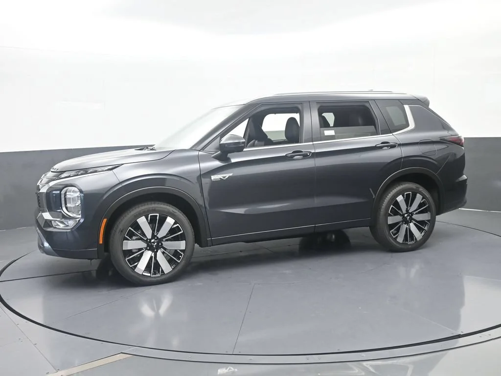 New 2026 Gray Mitsubishi SEL S-AWC image 2
