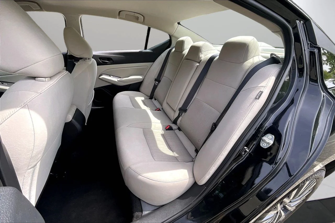 Used 2025 Black Nissan 2.5 SV image 21
