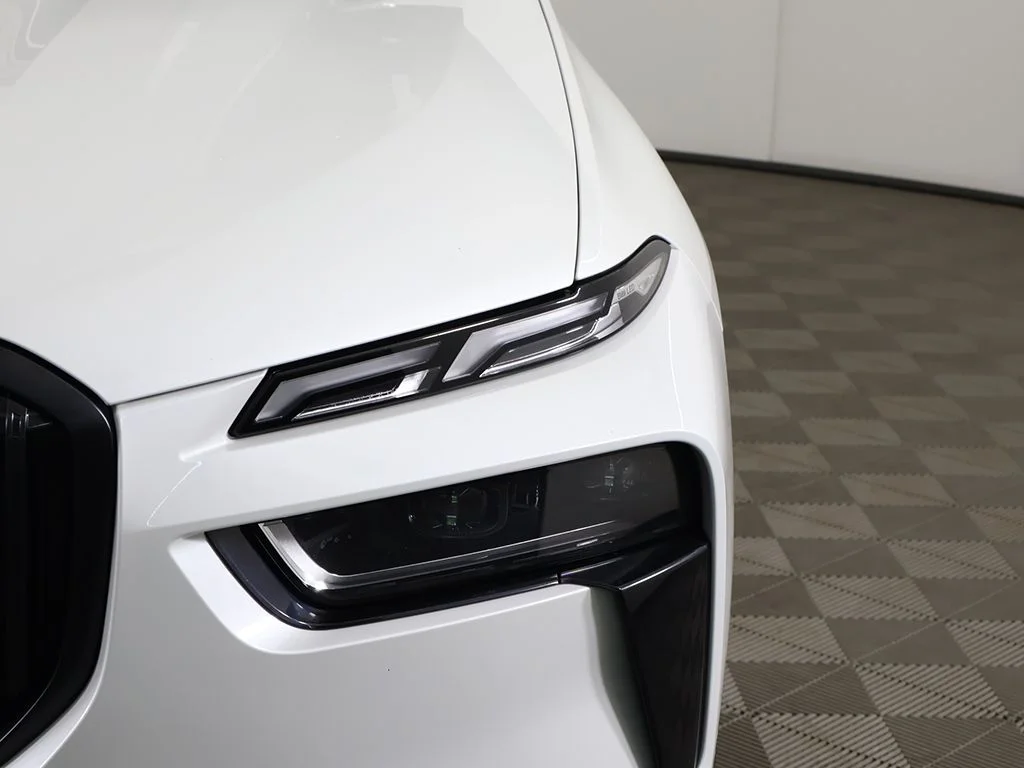 Used 2023 Alpine White BMW xDrive40i image 22