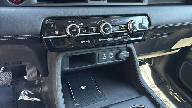 Used 2025  Honda Touring image 31