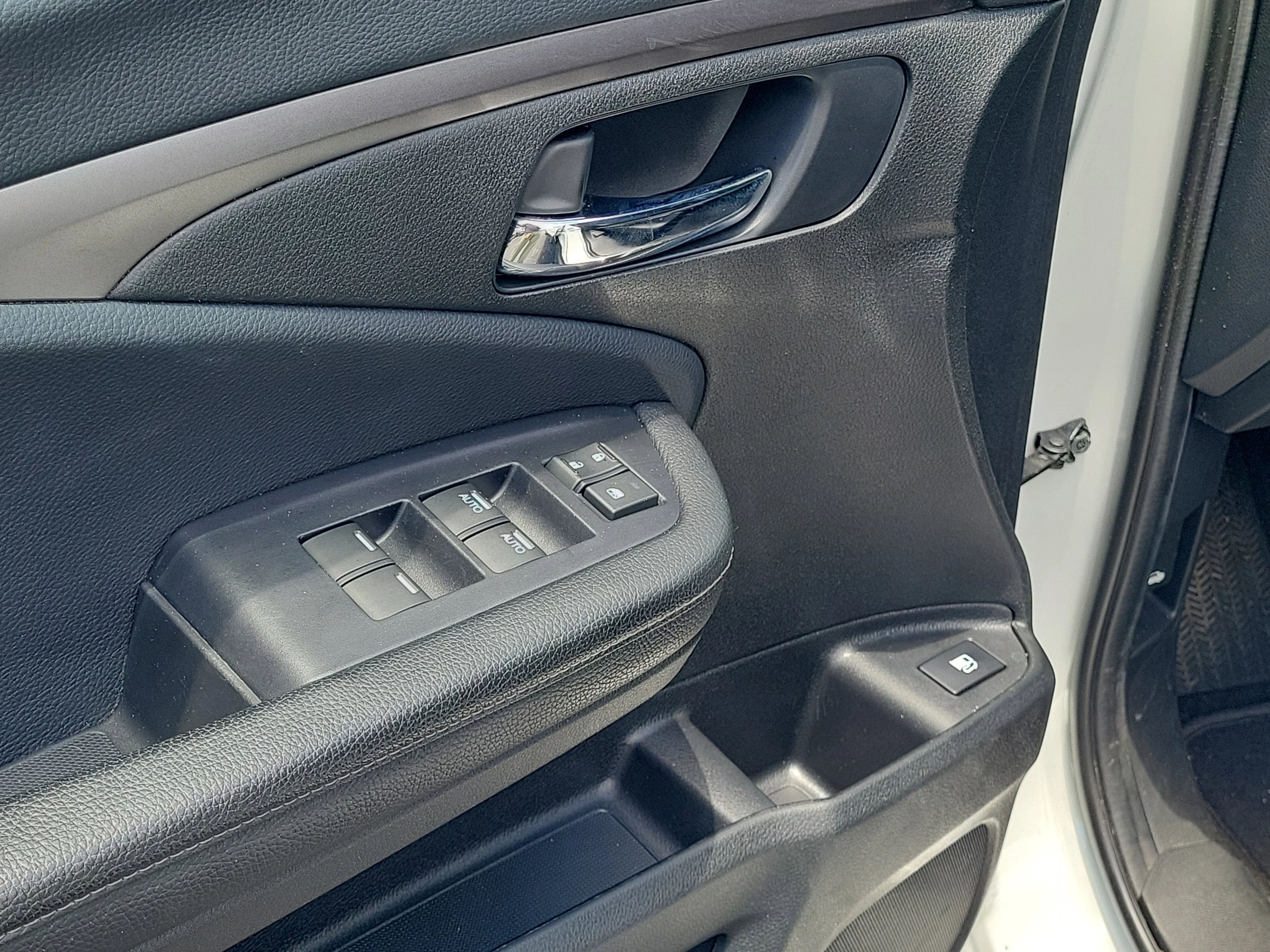 2019 Honda Ridgeline Sport - Photo 16