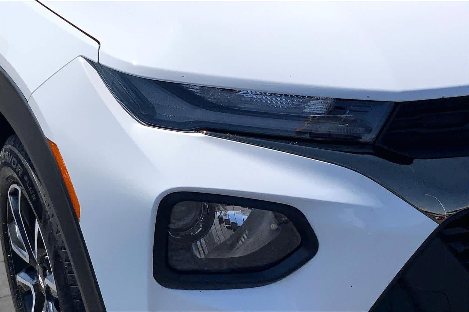 Used 2021 Summit White Chevrolet ACTIV image 28