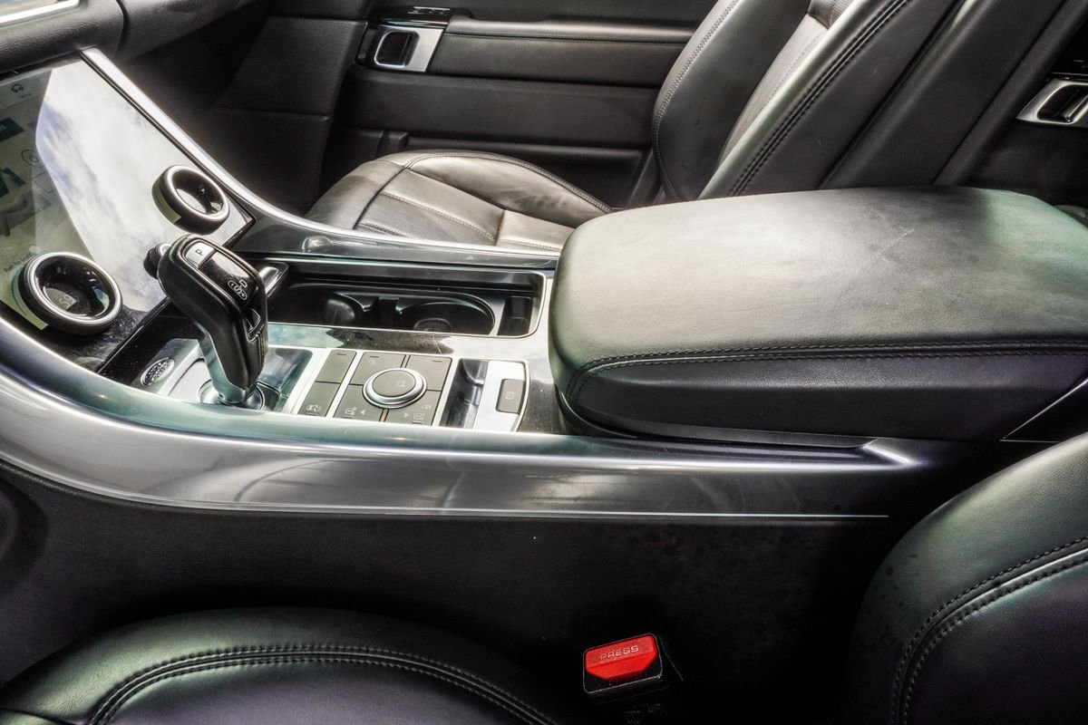 Used 2022 Silver Land Rover HSE Silver Edition image 20