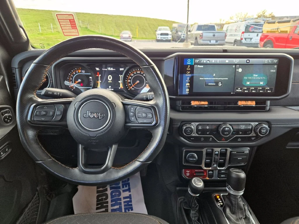Used 2024 Gray Jeep Mojave image 16