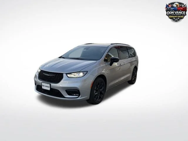 2026 Chrysler Pacifica Select AWD's photo