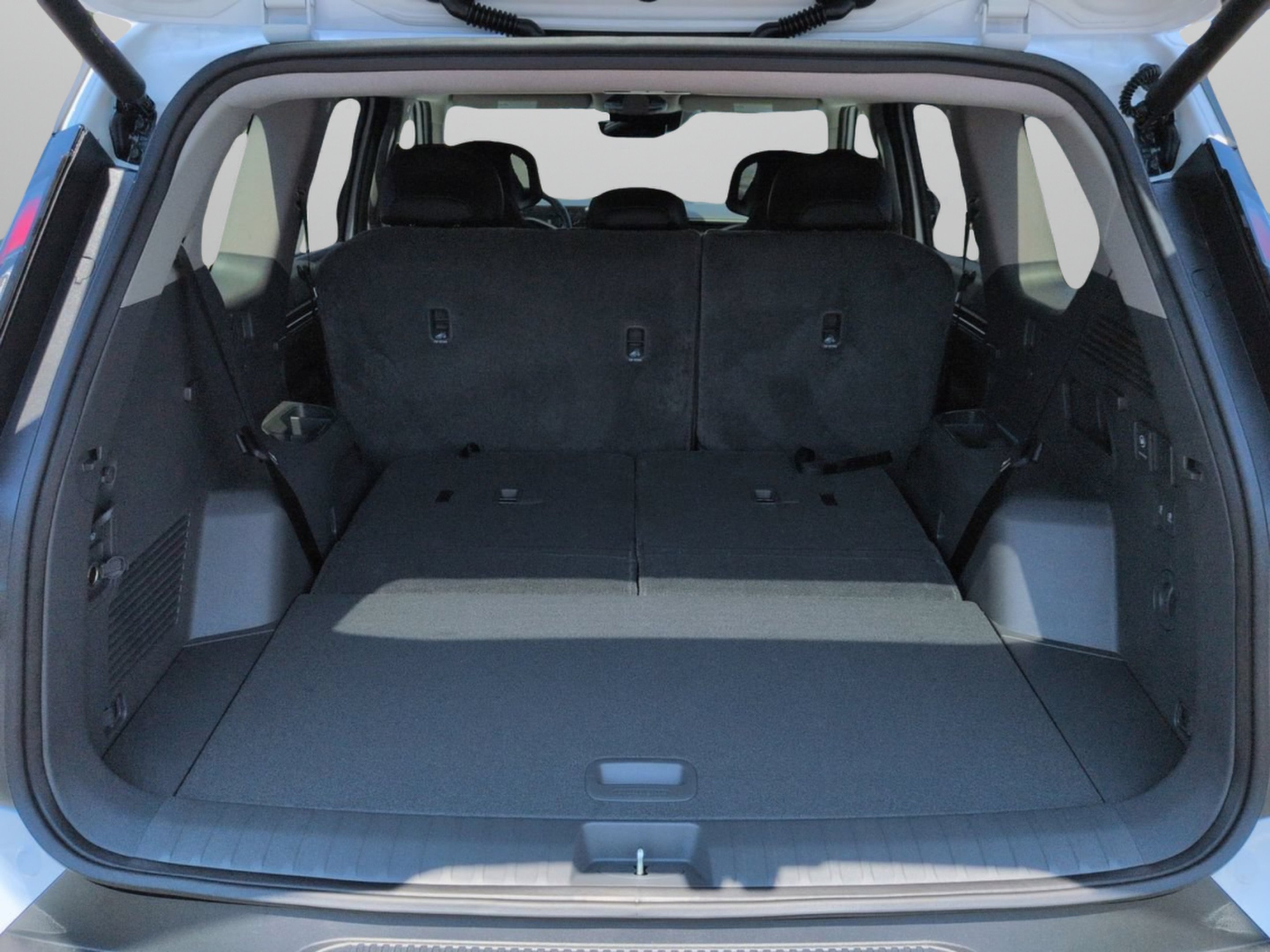New 2026 Glacial White Pearl Kia Light RWD image 10