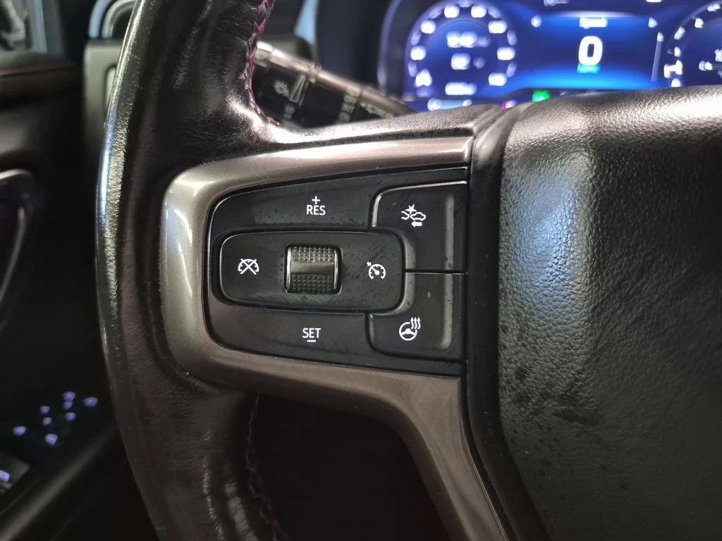 Used 2022 Iridescent Pearl Tricoat Chevrolet RST image 26