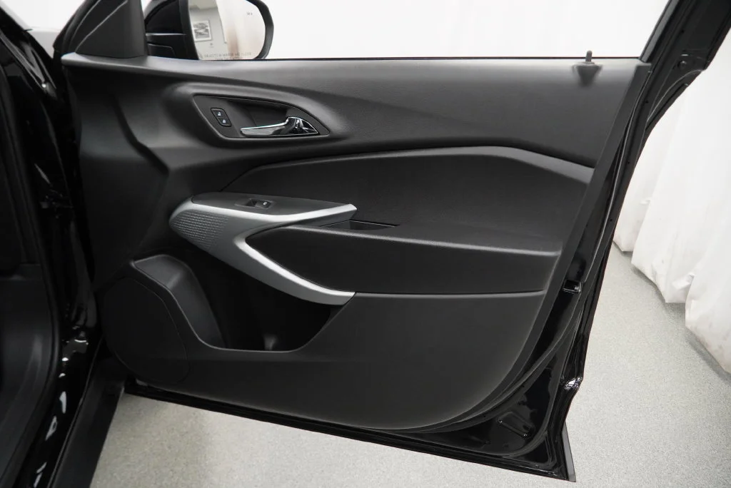 New 2026 Mosaic Black Metallic Chevrolet 1RS image 34