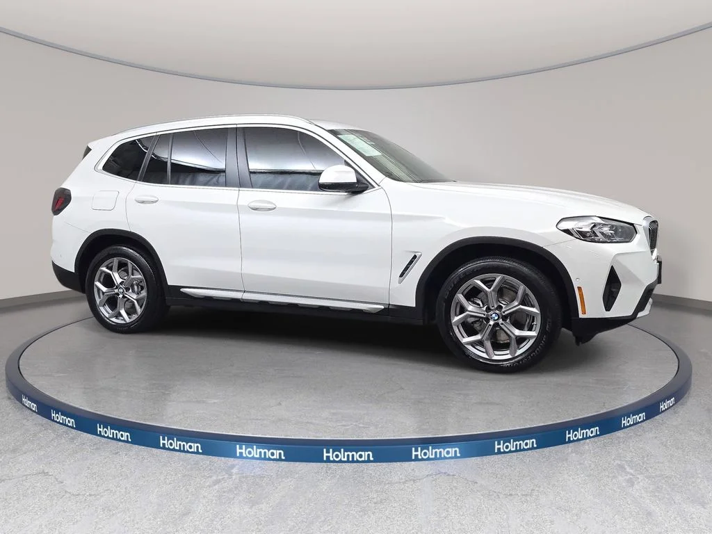 Used 2024 Alpine White BMW xDrive30i image 3