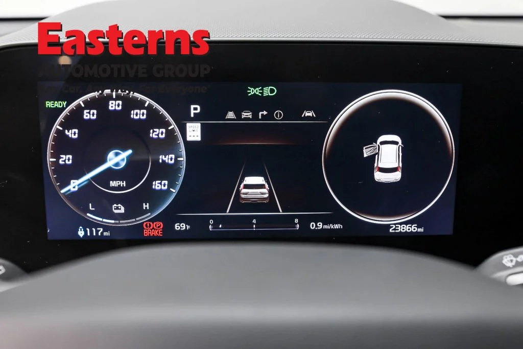 Used 2024 Gray Kia Wind image 18