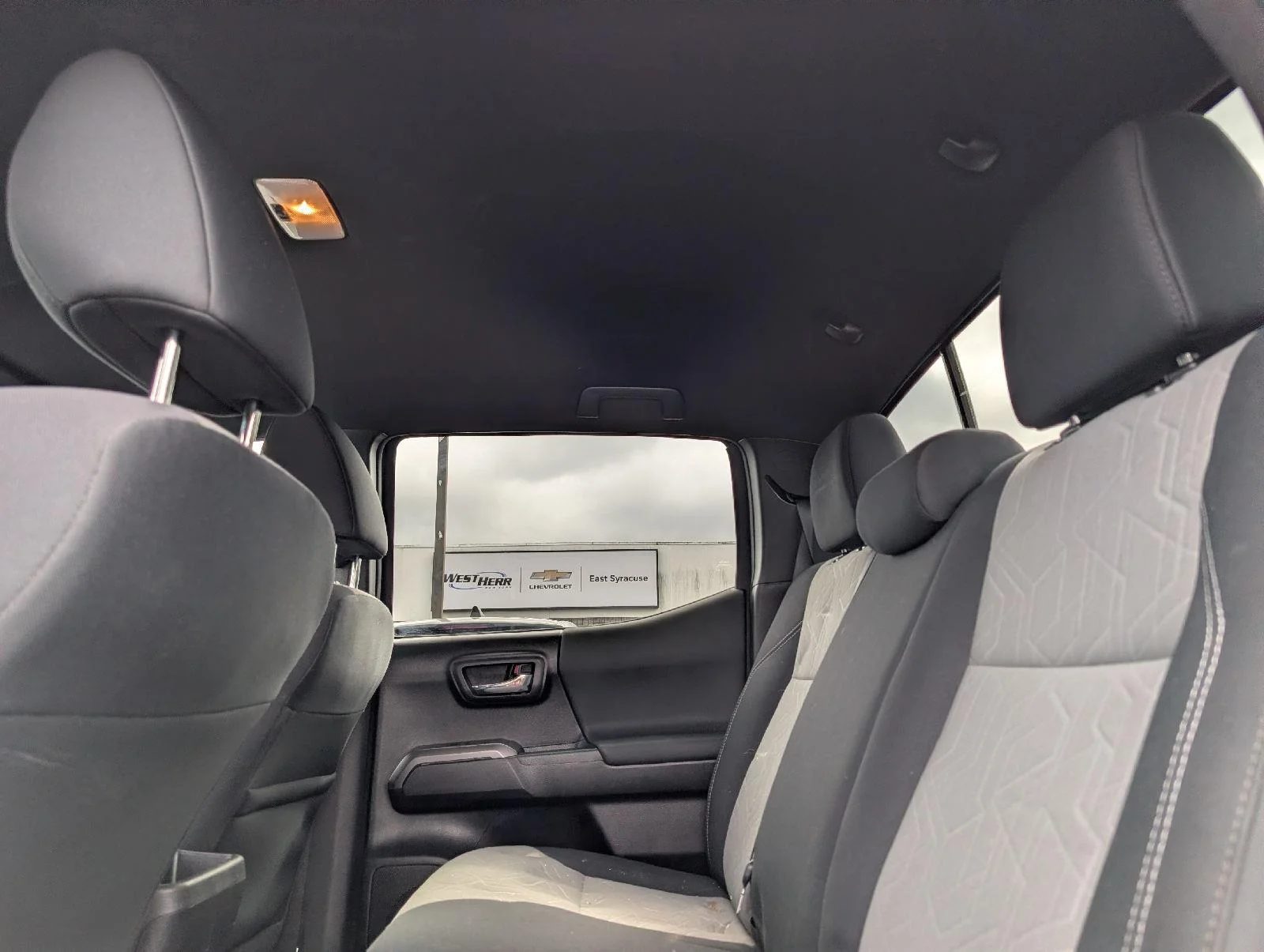 Used 2023  Toyota SR image 12