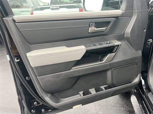 2025 Toyota Tundra Limited - Photo 10
