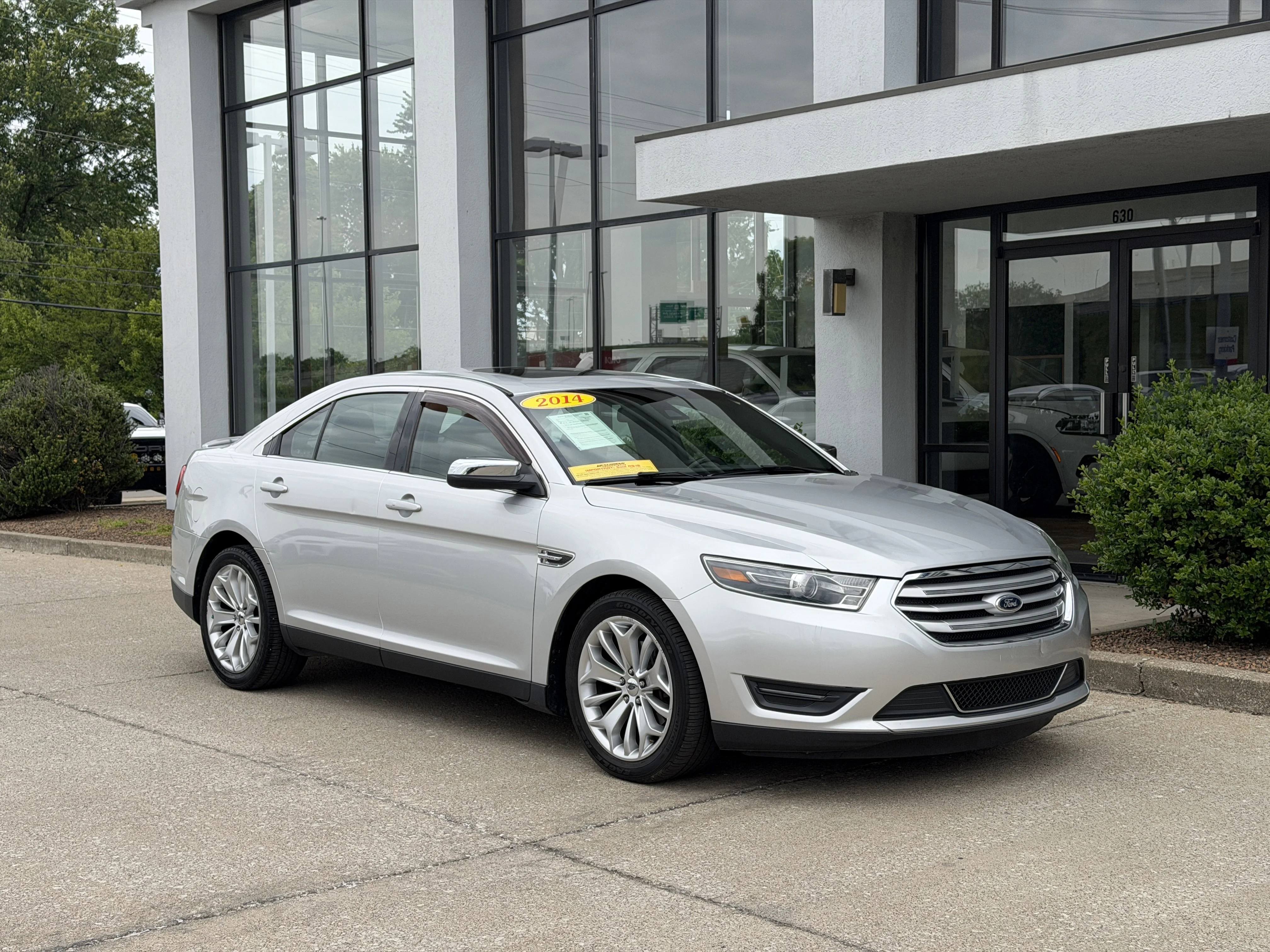 Used 2014 Ford Taurus Limited with VIN 1FAHP2F85EG181883 for sale in Jeffersonville, IN