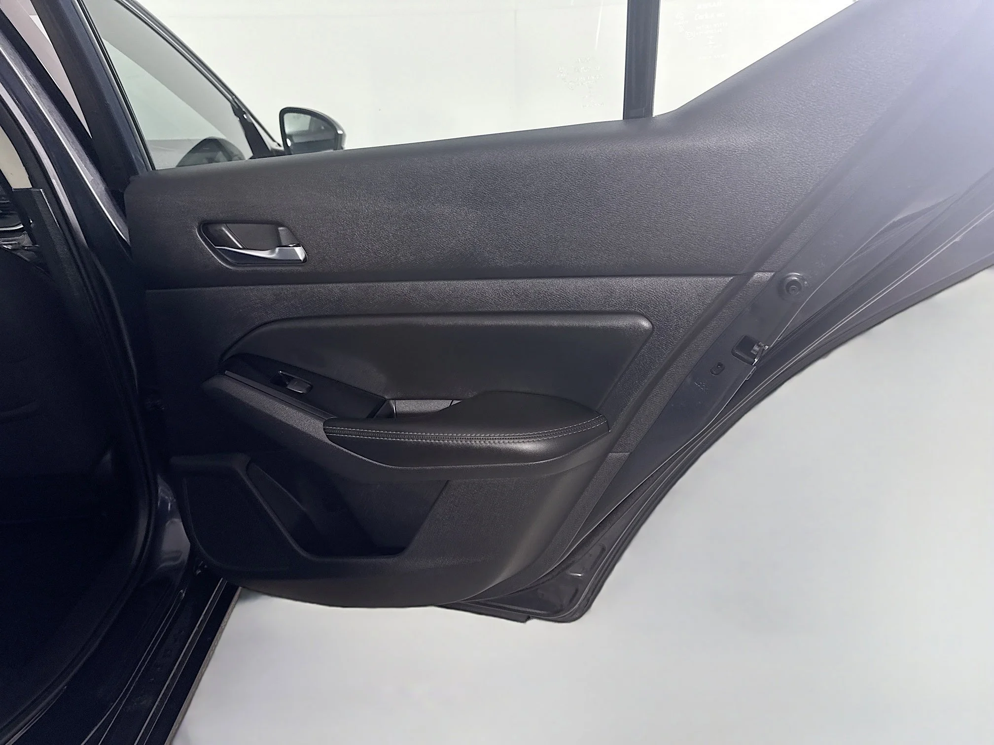 Used 2020 Storm Blue Metallic Nissan 2.5 SV image 24