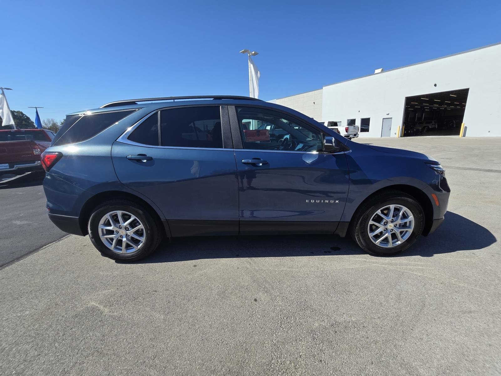 2024 Chevrolet Equinox LT - Photo 8