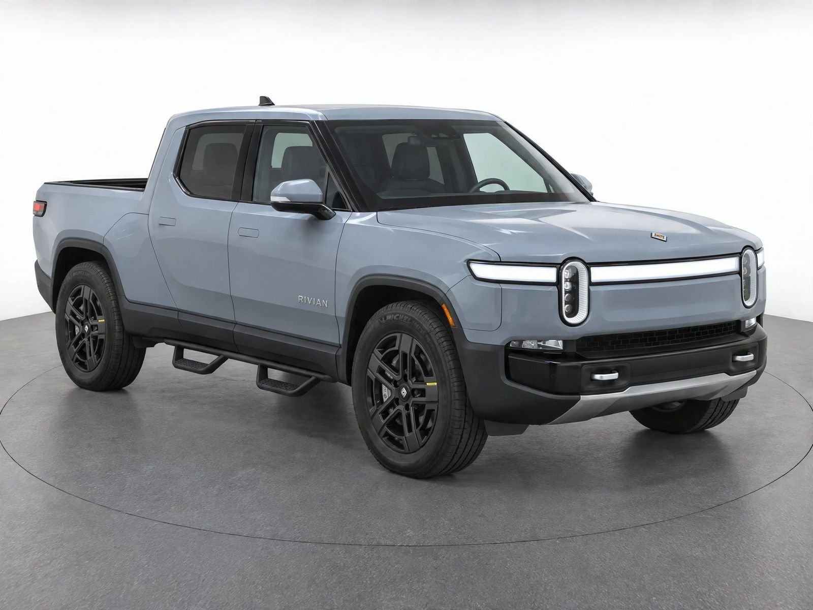 Used 2023 Limestone Rivian Adventure image 2