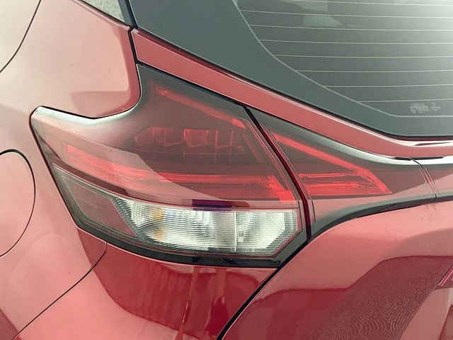Certified Pre-Owned 2021 Nissan Kicks SR