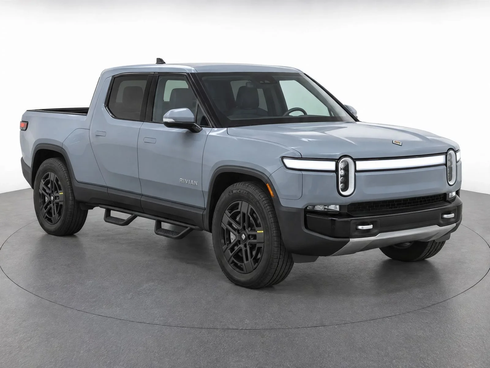 Used 2023 Limestone Rivian Adventure image 2