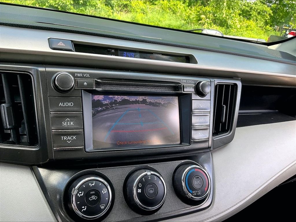 Used 2013 Black Toyota LE image 16
