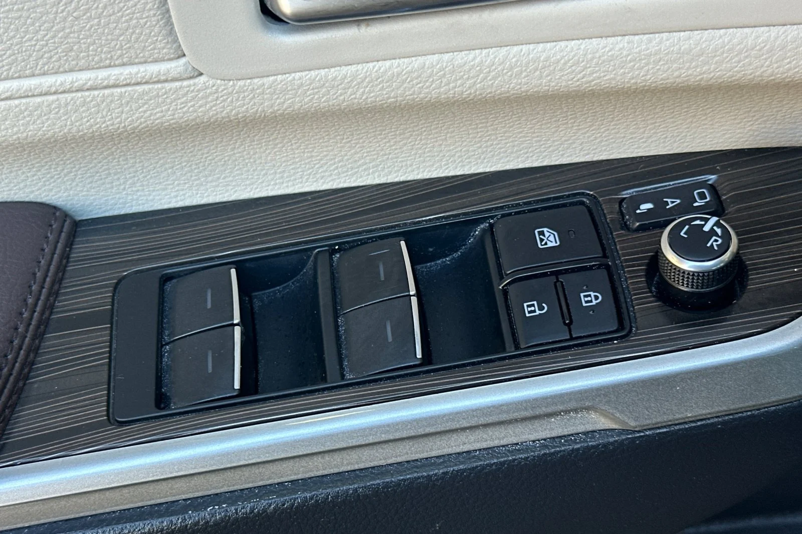 2021 Toyota Sienna Platinum - Photo 20