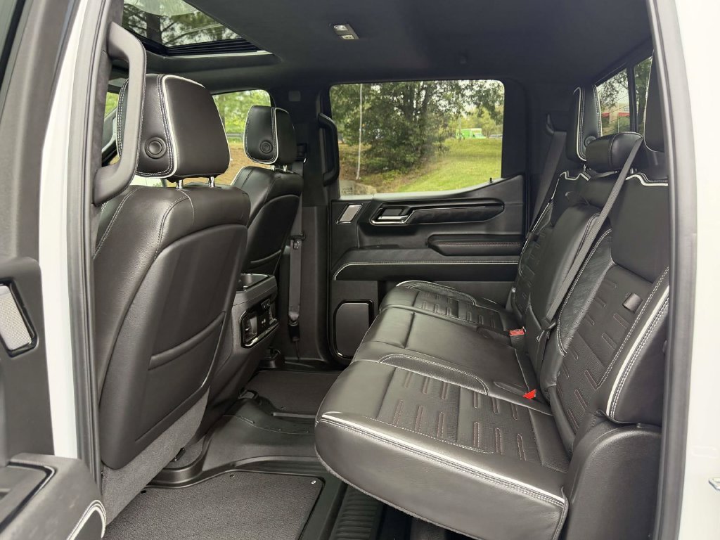 Used 2025 White GMC AT4X image 15