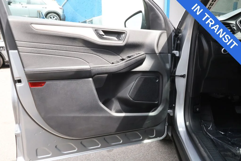 Used 2022 Silver Metallic Ford SE image 16