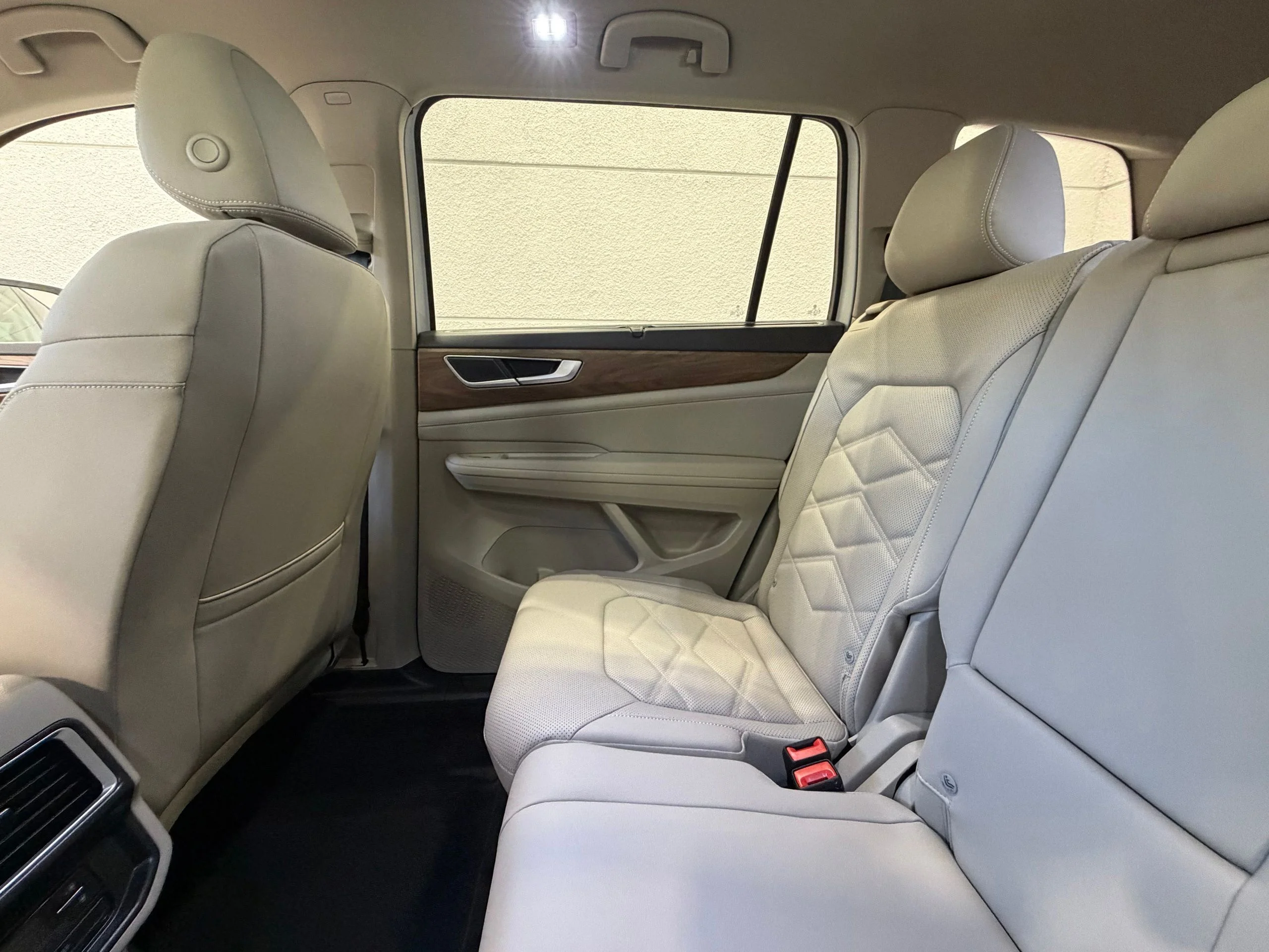 New 2026 White Volkswagen 2.0T SE w/Technology image 37
