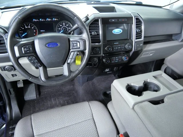 Used 2016 Blue Ford XLT image 3