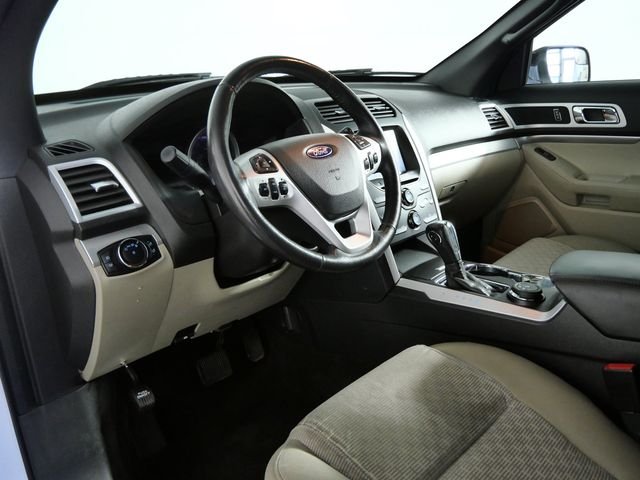 Used 2015 White Ford XLT image 16