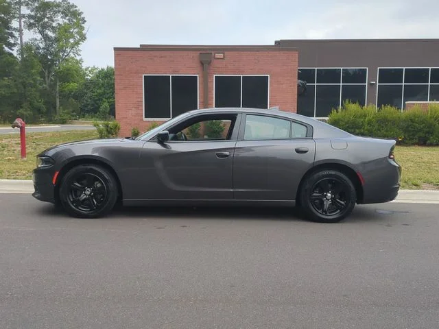 Used 2023 Gray Dodge SXT image 10