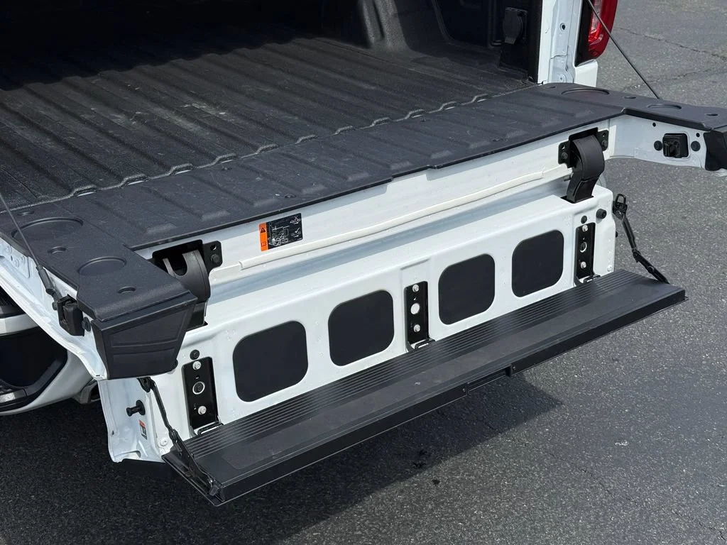 Used 2024 White Frost Tricoat GMC Denali image 14