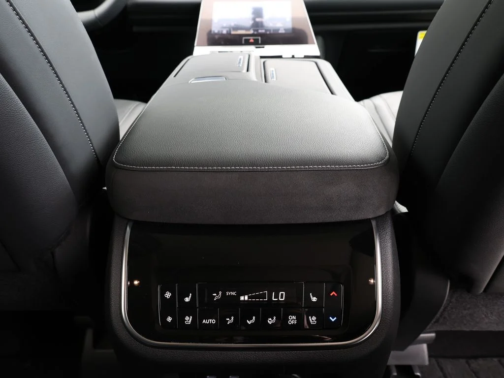Certified Used 2026 White INFINITI LUXE image 29
