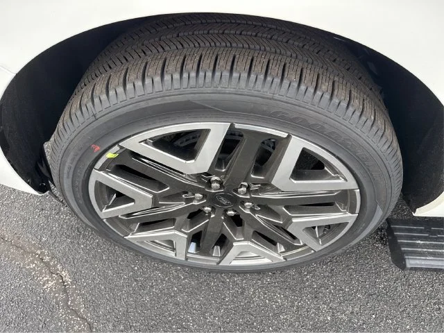 New 2026 Star White Metallic Tri-Coat Ford MAX Platinum® image 19