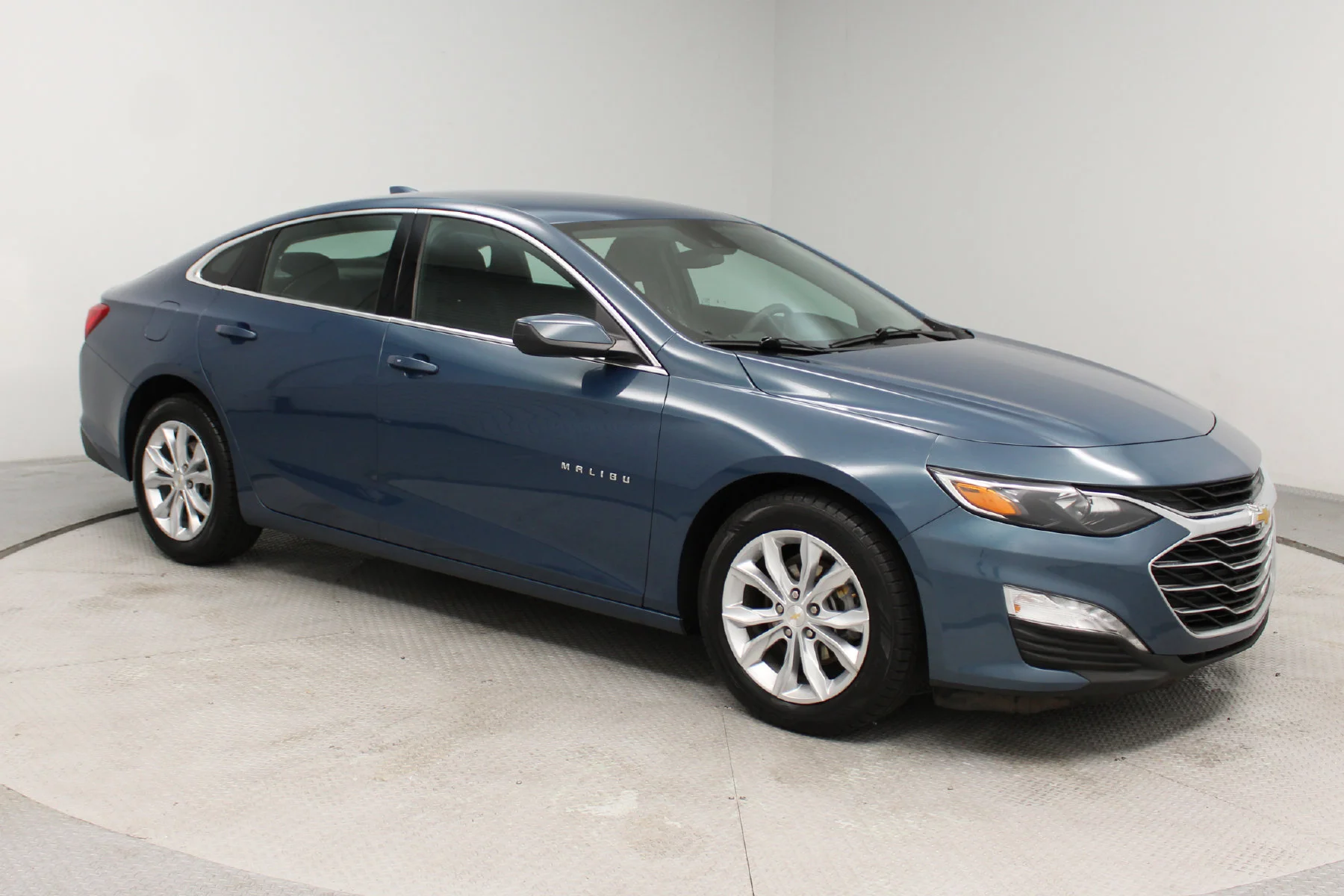 Used 2024 Lakeshore Blue Metallic Chevrolet 4dr Sdn 1LT image 26
