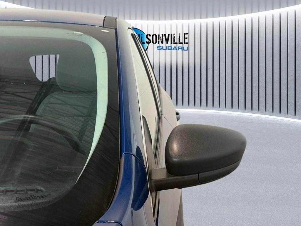 Used 2022 Blue Ford SE image 18