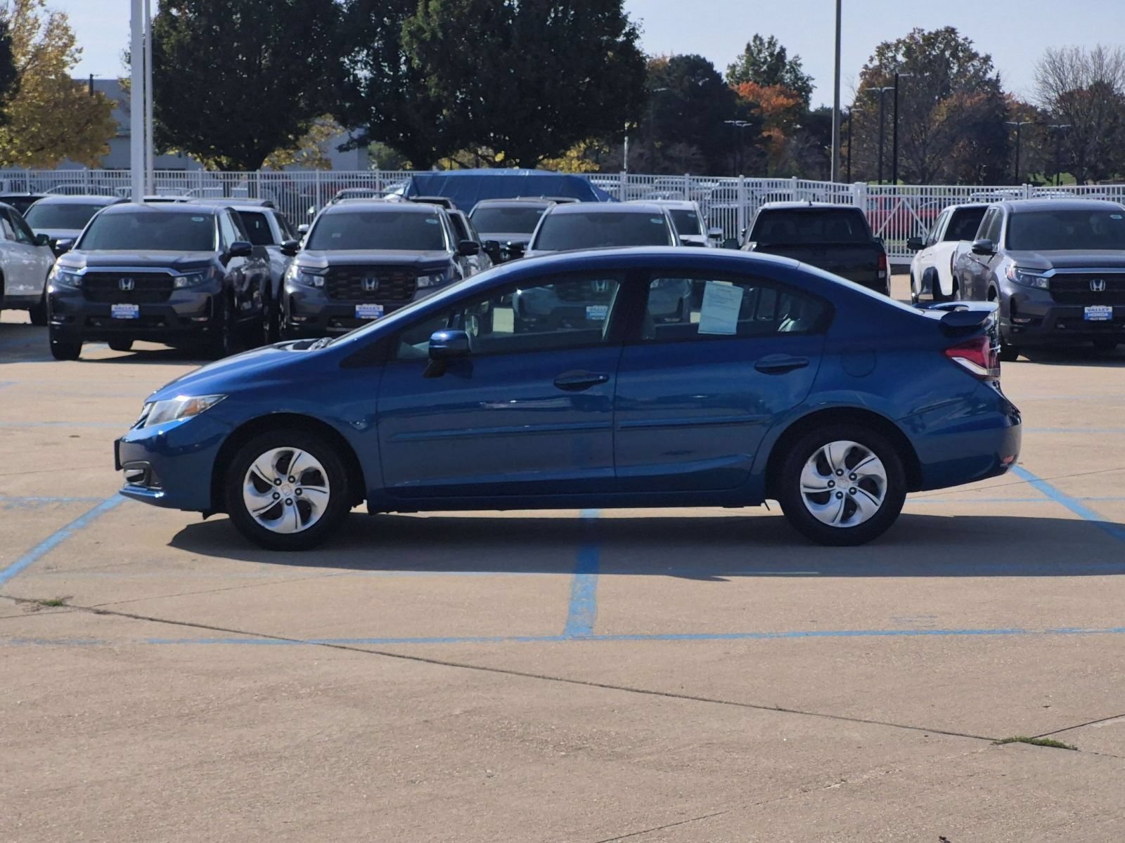 Used 2015 Dyno Blue Pearl Honda LX Sedan image 9