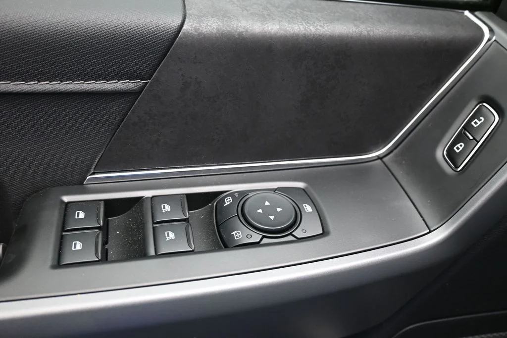 New 2026 Agate Black Metallic Ford XLT image 11